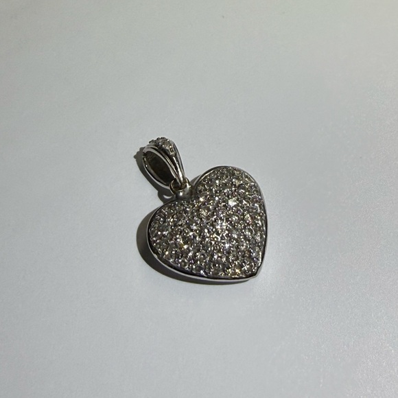 ✨ 18K White Gold Diamond Pave Heart Pendant ✨